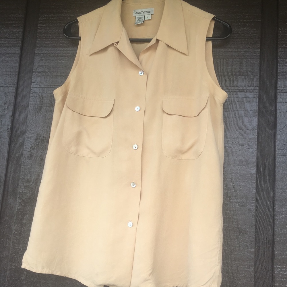 Beautiful Ann Taylor sleeveless. 100% silk
